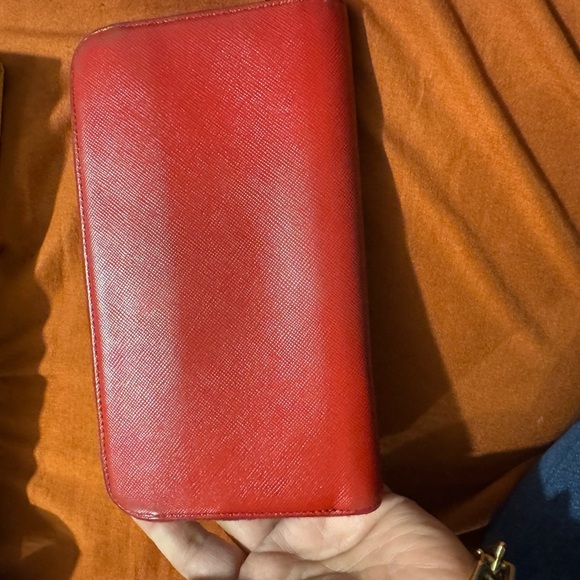 Prada Red Wallet with Bow Accent - Picture 2 of 9